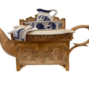 Paul Cardew Blue Willow Washstand Teapot